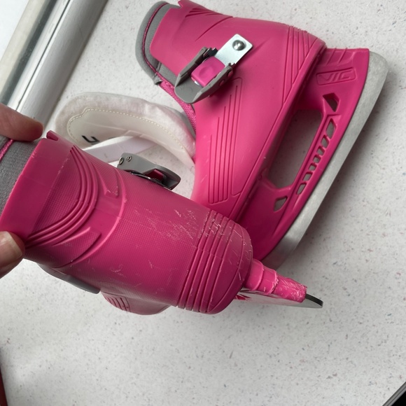 VIC HOCKEY Skates - Size: US Y 8-9 - Picture 5 of 6